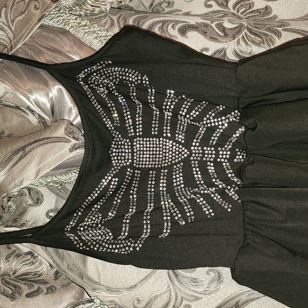 Dress - Picture 2 of 4